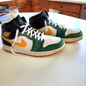 Jordan 1 Sonic Retro